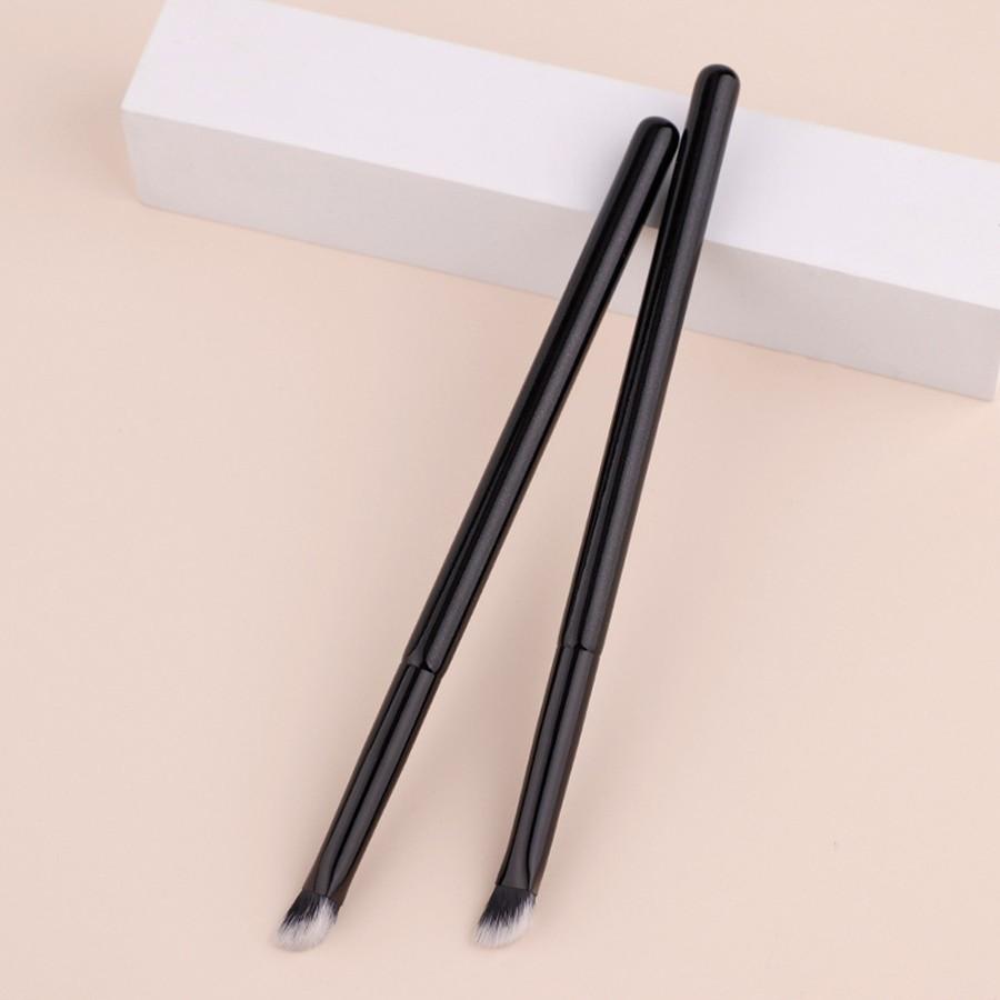 Small Iron Concealer Brush, Angled Cream Foundation Brush, Oblique Angled Triangle Makeup Tool, 1pcs Concealer Makeup Brushes