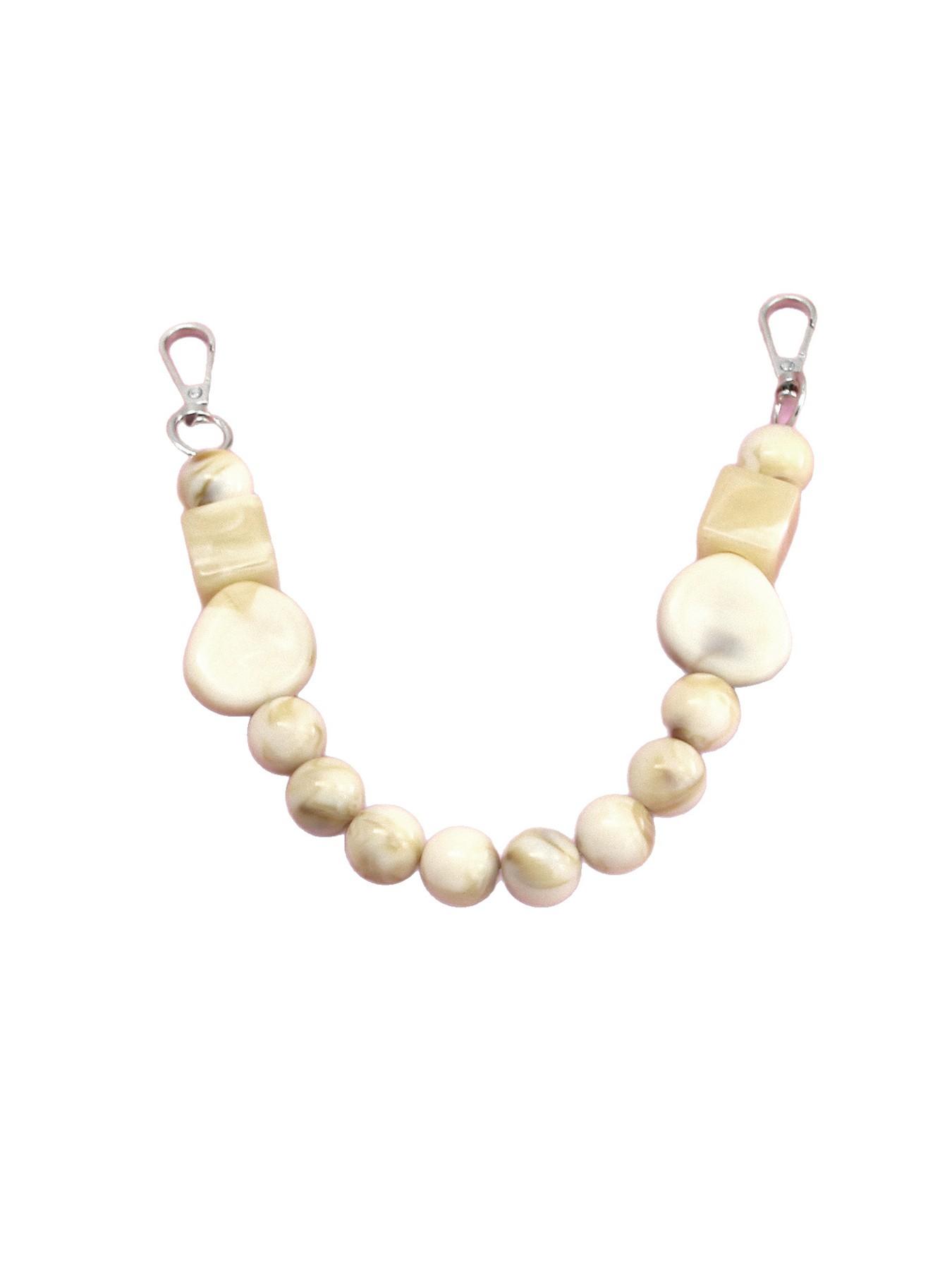 Gentle and fashionable texture bag chain, with irregular shape and round bead bead design, milk white blended color matching, exquisite and practical texture bag hanging, suitable for daily commuting, shopping