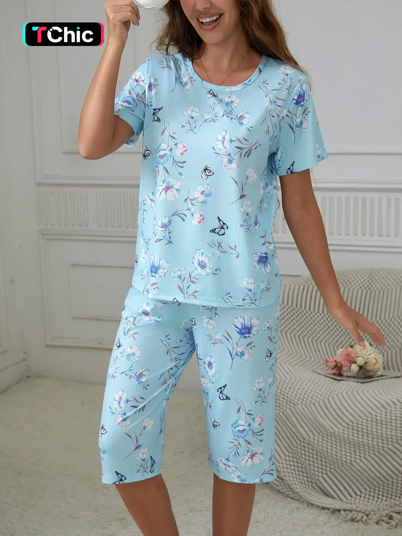 Women's Floral Butterfly Romantic Print Short Sleeve Pajama Set, Comfortable 2-Piece Sleepwear, Casual Fitted Design, Spring & Fall, Loungewear