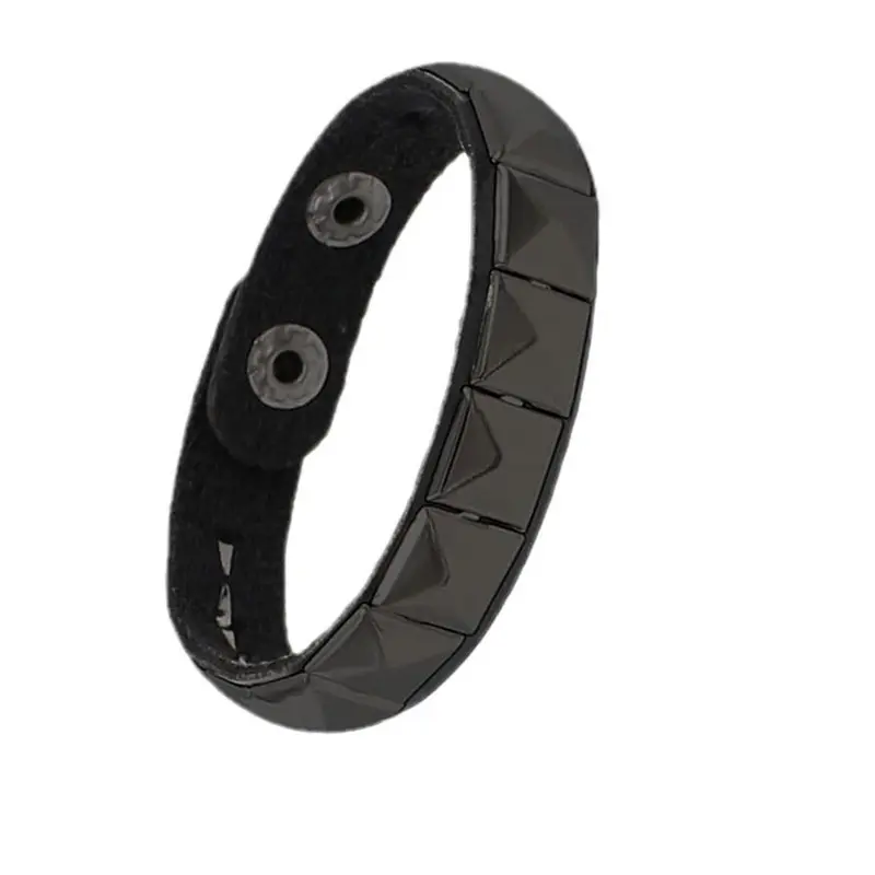 Punk Style Pyramid Stud Leather Bracelet, Dark Geometric Rivet Wide Band Wristband, Unique Streetwear Fashionable Bangles Fashion Accessory, Punk Style Jewelry