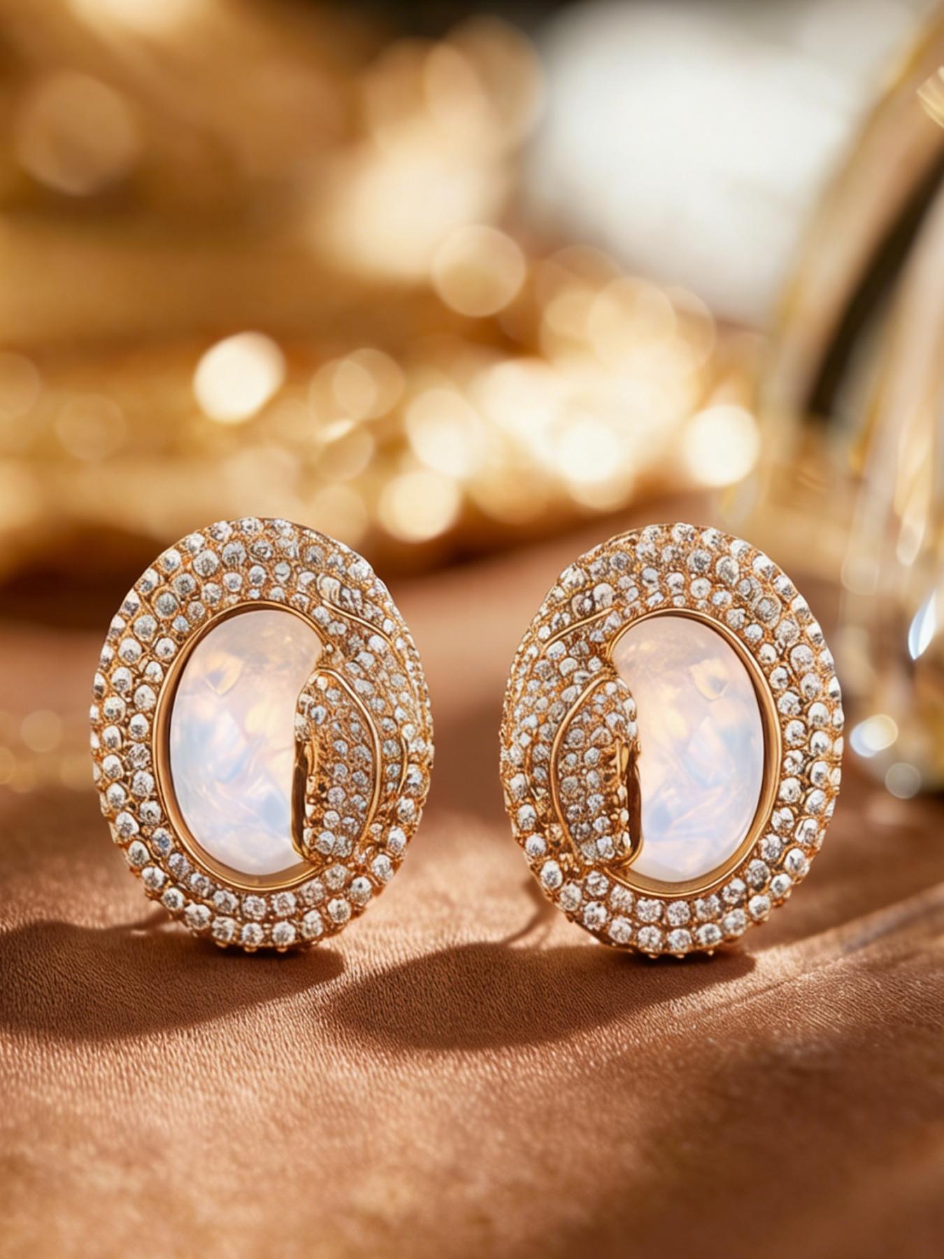1 pair of retro and elegant double snake full diamond earrings, suitable for daily commuting, vacation and dating, and also a surprising and exquisite small gift.