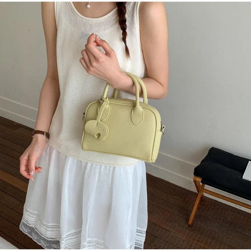 Women's Retro Solid-Color Minimalist Shoulder Bag - Compact Clutch for Daily Commuter Use