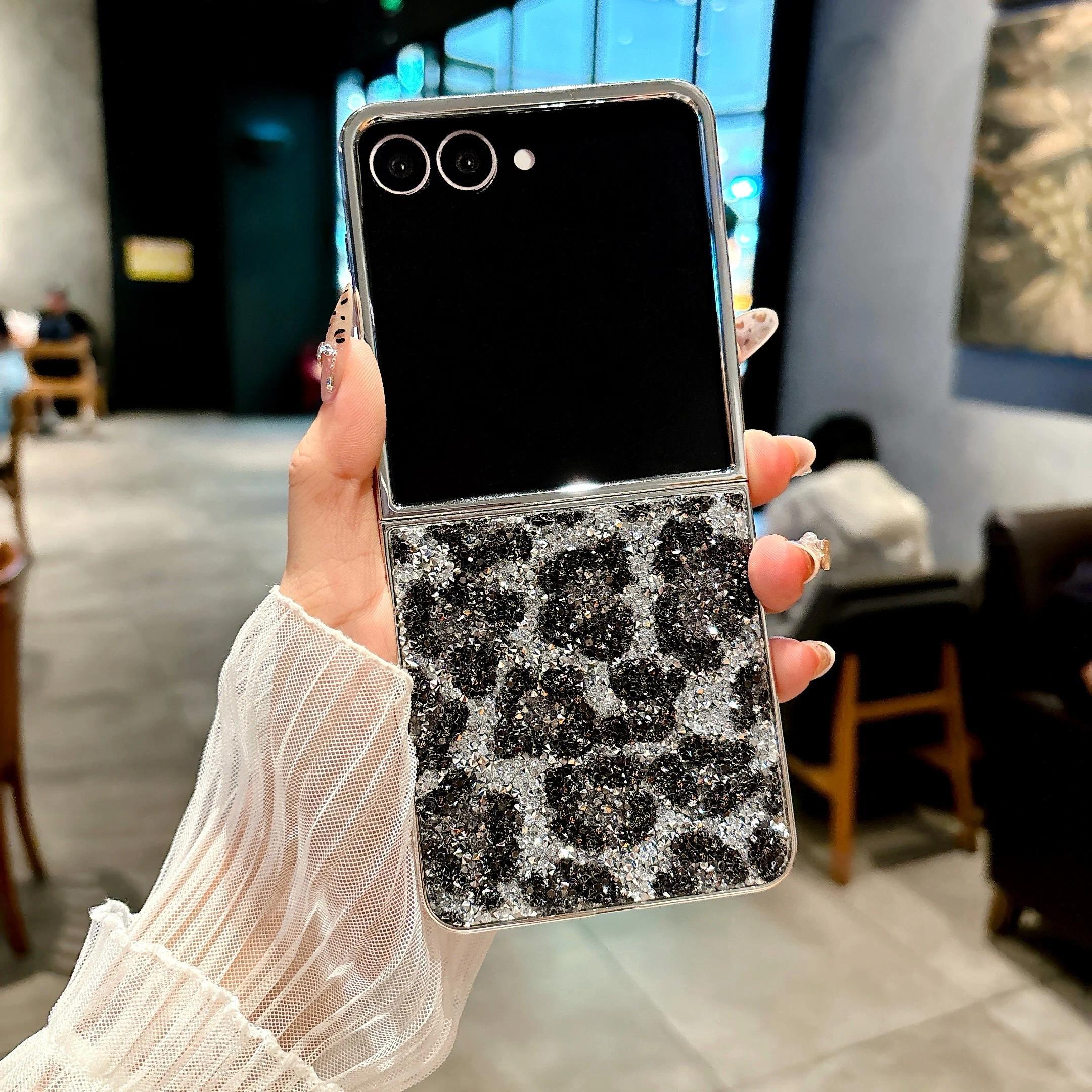 Luxury leopard pattern For Samsung Galaxy Z Flip 3 4 5 6 7 5G Unique  Diamond Glitter Phone Case Cover
