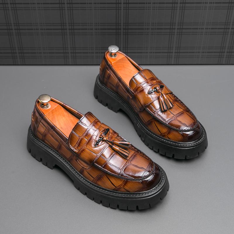 Ubetif Men's 2025 Fashionable Casual Tassel Decor Leather Slip-on Shoes,  Exquisite appearance Loafers, Simple Design Elegant Plain Round Toe Loafers, Business Style Temperament Flats for Daily Wear, MenShoes, Office Shoes, Valentine's Day, Gift for Him