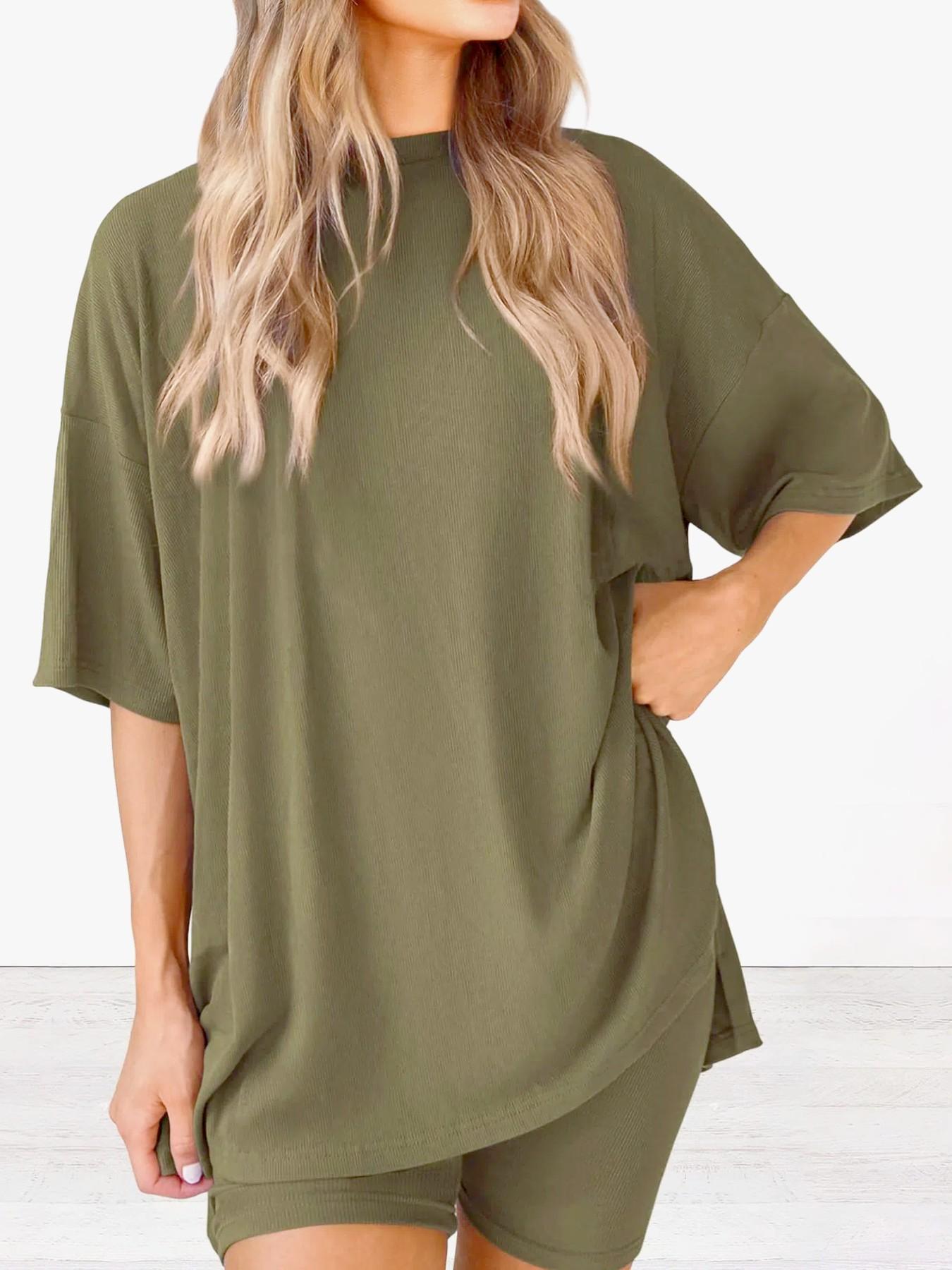 Women's solid color T-shirt and fitted shorts loungewear set, summer casual comfortable round-neck pajamas with pockets, loose fit, affordable women's sleepwear