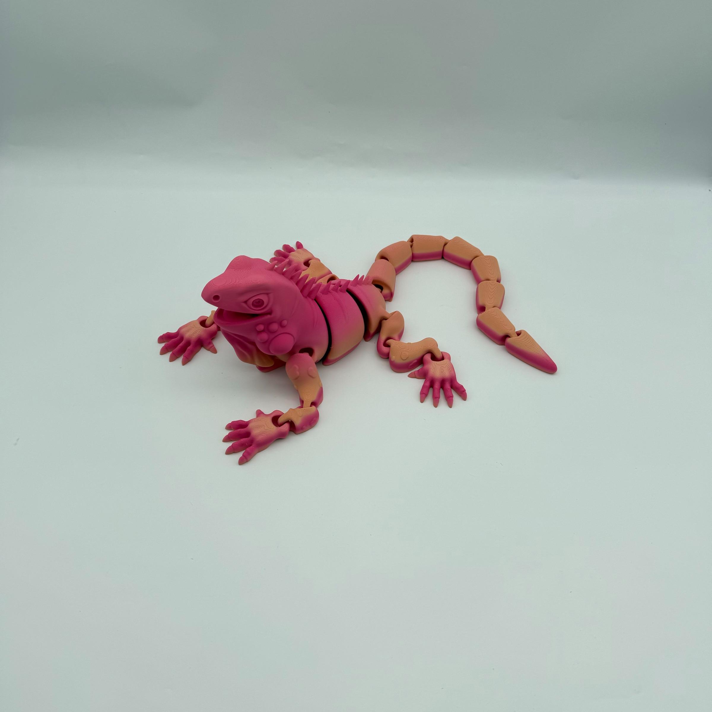 3D Printed Lizard Figurine with Realistic Eyes, Home Decor, Collectible Room Decor, Moving Joints, Perfect Christmas Gift, Party Decoration, Birthday Present #TOP PICKS