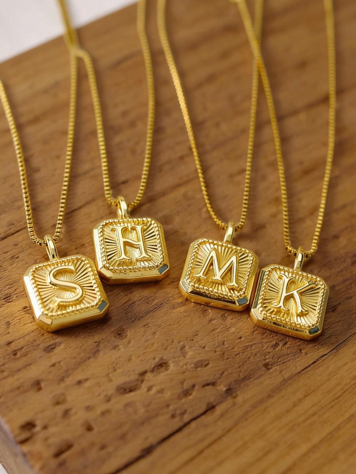 Elegant Women's 3D Letter Pendant Necklace, Personalized Name Jewelry, Stainless Steel Box Chain, Daily Wear Fashion Accessory