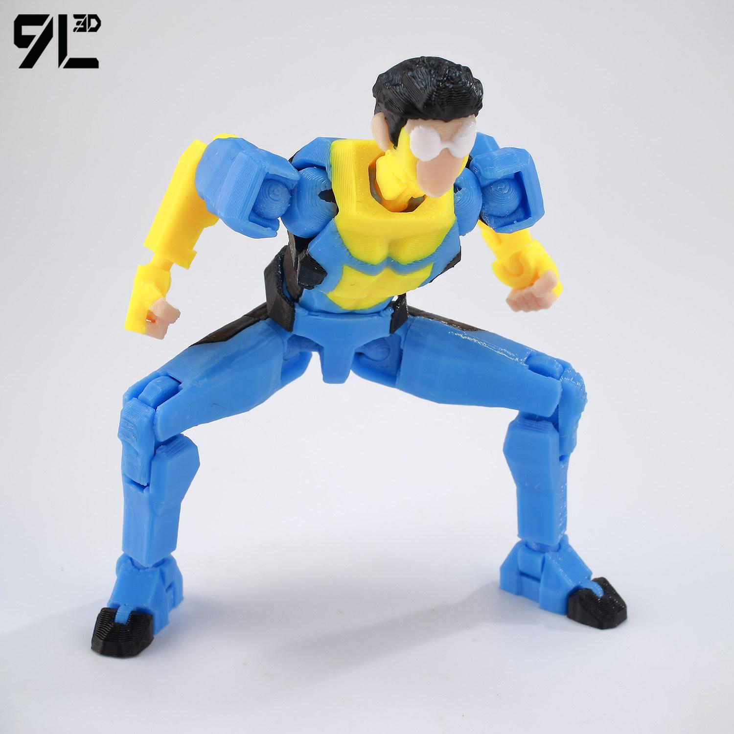 9L 3D 3D Printed Articulated Omni-Man Action Figure From Invincible Series With Interchangeable Hands Collectible Model