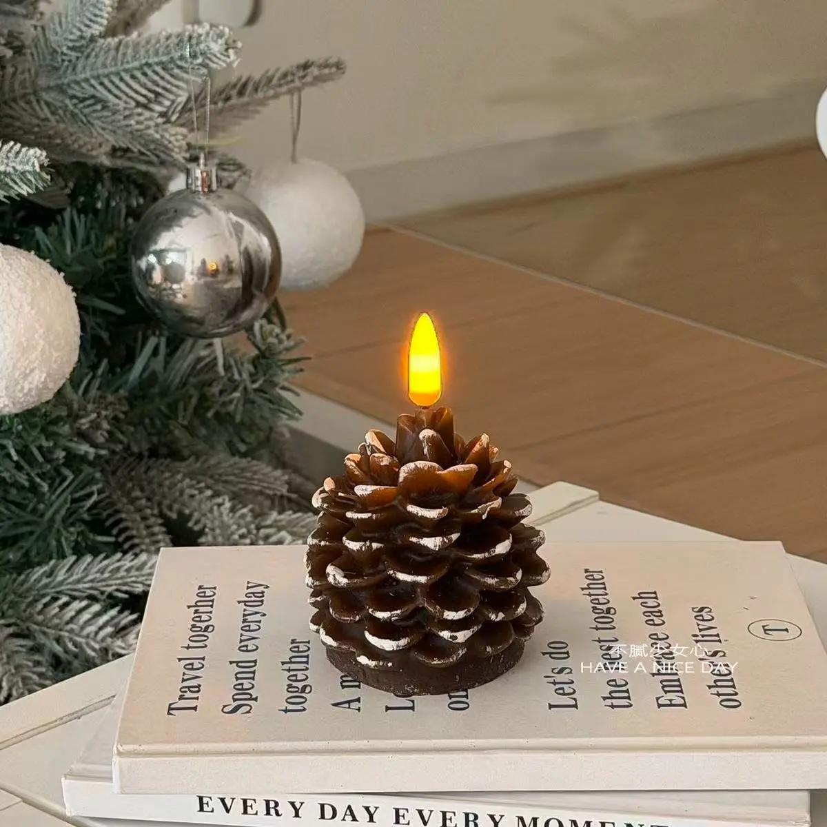 Creative Pinecone Candle Night Light, Romantic Atmosphere Decor, Christmas Desk Lamp, Holiday Gift, Festive Table Decoration