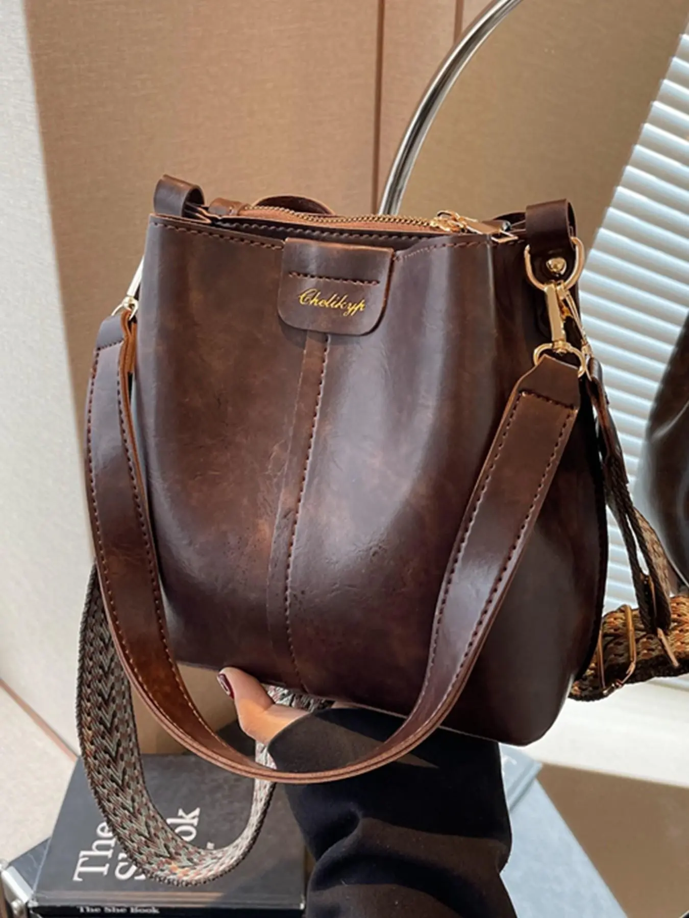 Vintage Soft Leather Fashion Crossbody Bag, Trendy PU Material Shoulder Bag, Casual Commute Tote, Suitable for Thanksgiving, Christmas, and men's gift giving