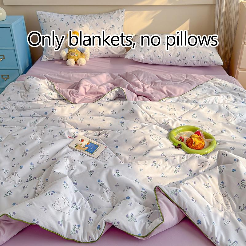 1pcs of small floral print summer quilt, super soft and skin-friendly air-conditioned quilt, suitable for use in all seasons, bedrooms, and living rooms