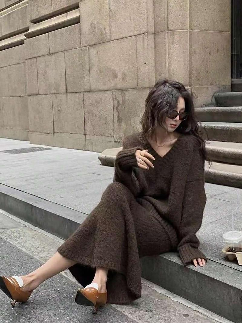Women's V-Neck Sweater Dress Set, Casual Fashion Two-Piece Knitwear, Autumn Winter New Arrival, Comfortable and Elegant Style