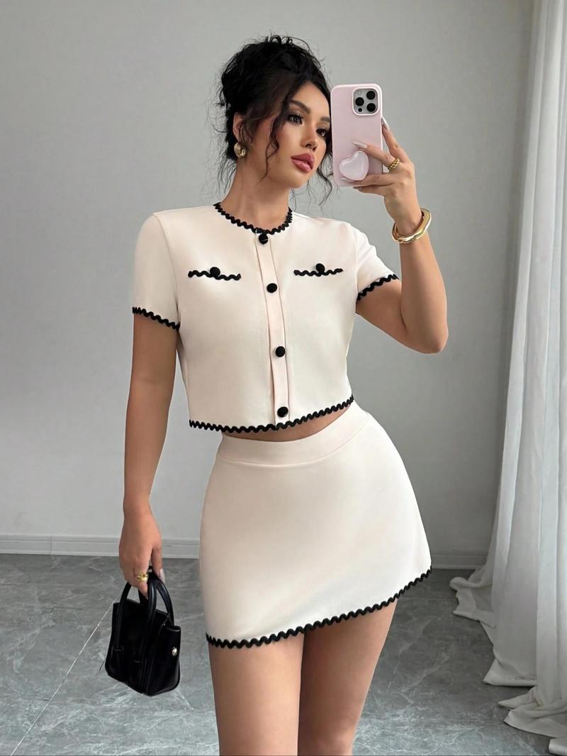 Women's Spring Summer French Elegance Colorblock Wave Ribbon Buckle Short Sleeve Top and Mini Skirt Two-Piece Set