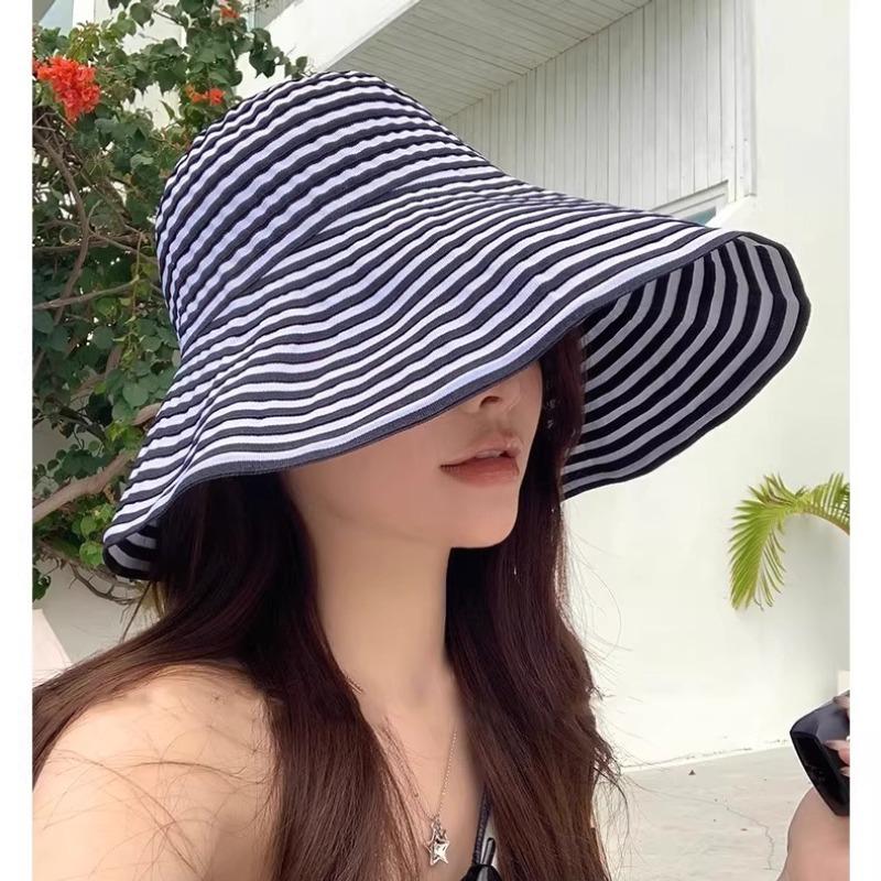 Set of 2 Wide Brim Sun Hats in Black And White Stripes, Made from Lightweight And Breathable Material, Suitable for Most Sizes, Offering for Beach Trips, Outdoor Activities, And Vacations for Women