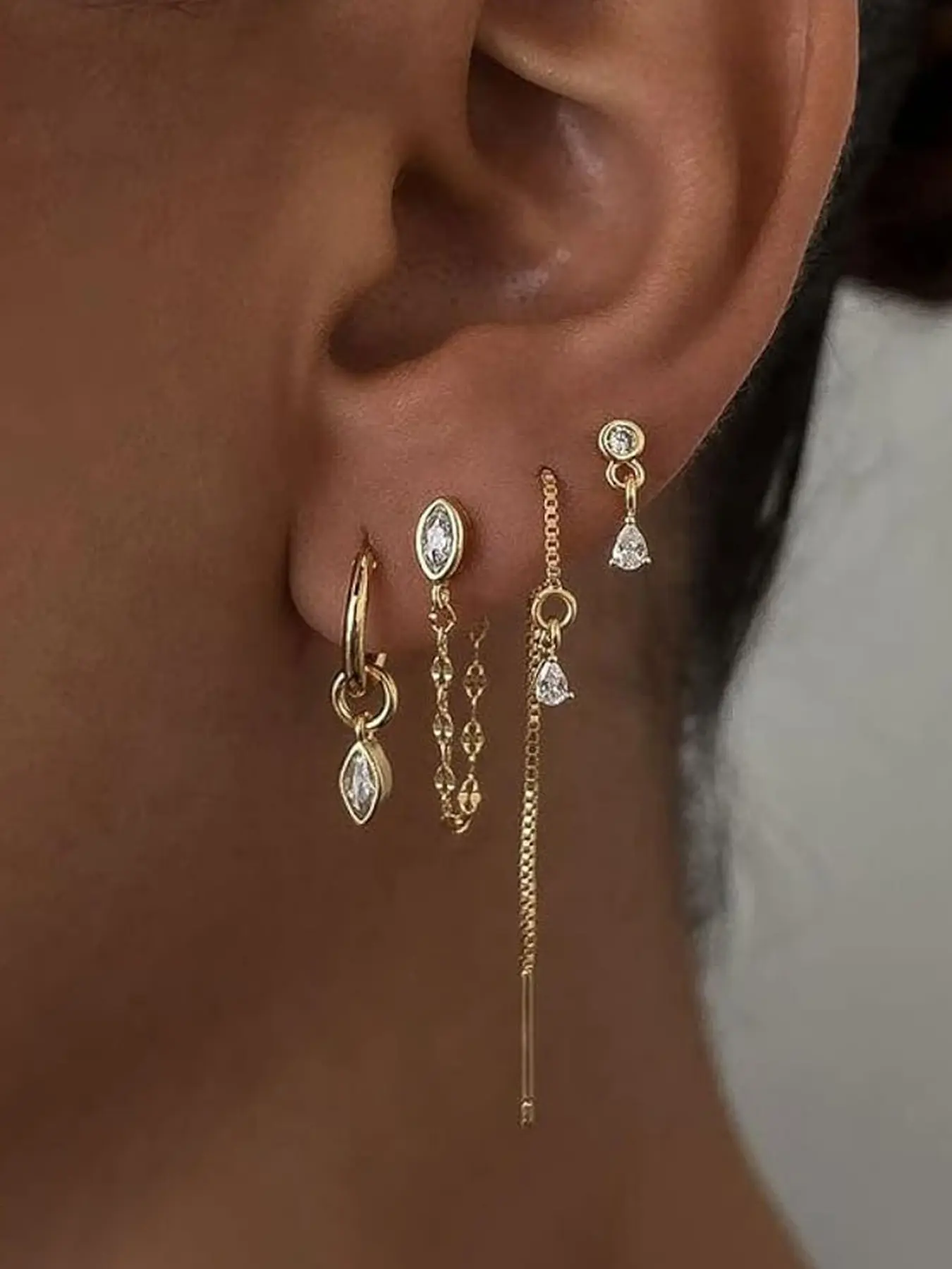 Gold Earring Stacks for Women,Dainty Chain Dangle Threader Earrings Set Gold Plated Dangle Huggie Earrings Set,Threader Chain Earring Stacks,Hypoallergenic Cartilage Huggie Hoops,Gold Jewelry