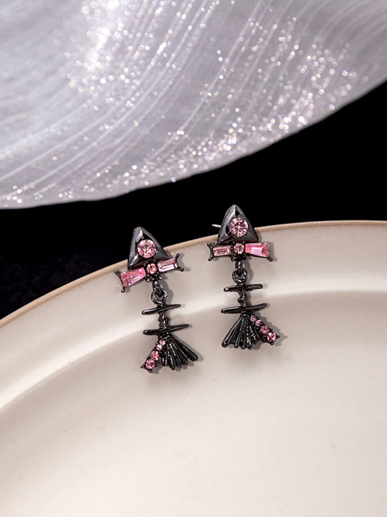 Sweet Cool Fishbone Shape Bow Stud Earrings, Cute Zircon Ear Dangles, Unique Design Jewelry, All Seasons Fashion Accessory