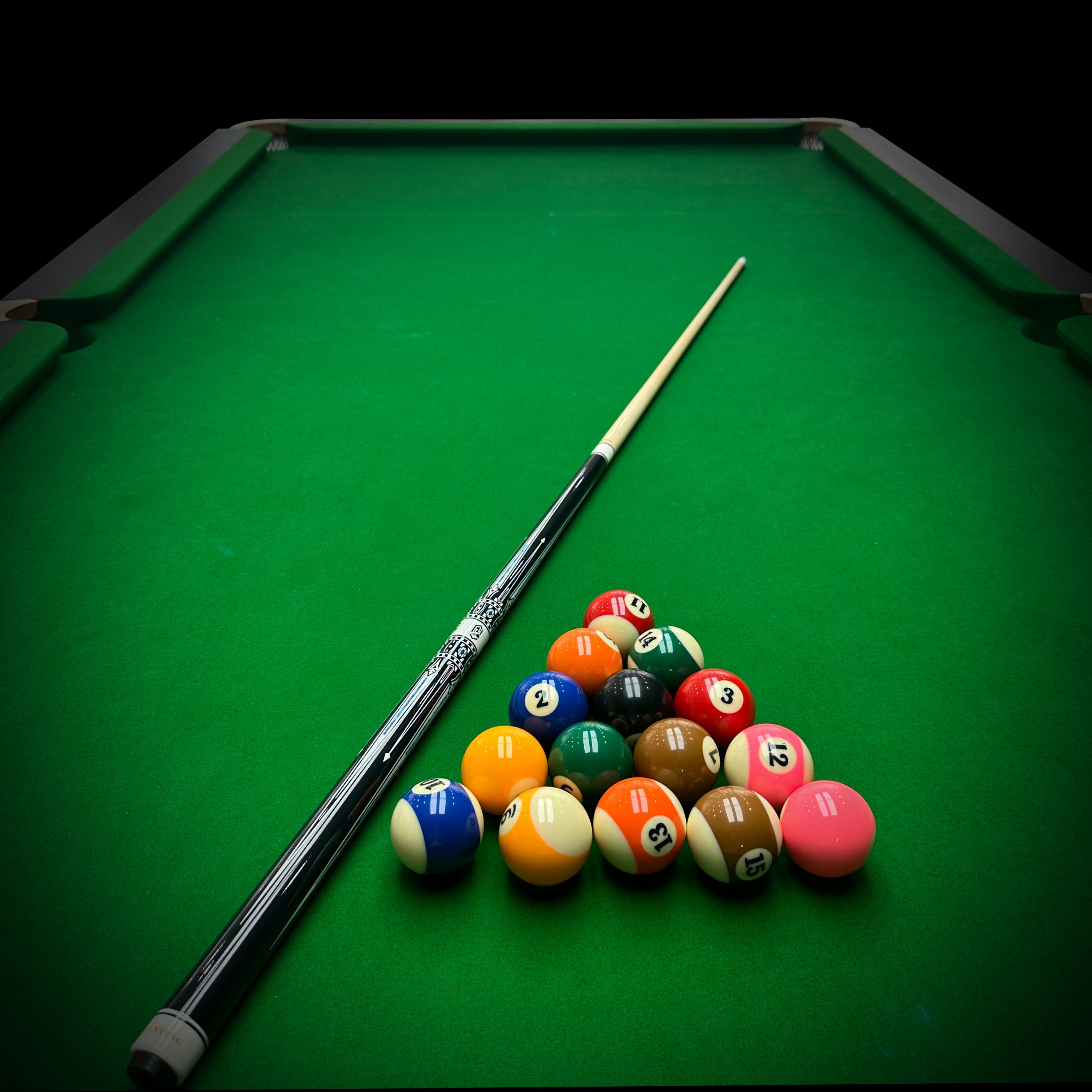 Premium  Billiards Cue Set With Leather Case, 1/2 Split, 12.5mm Tip, 18-20oz Weight, 58 inches Length, Perfect for Professional and Recreational Player.