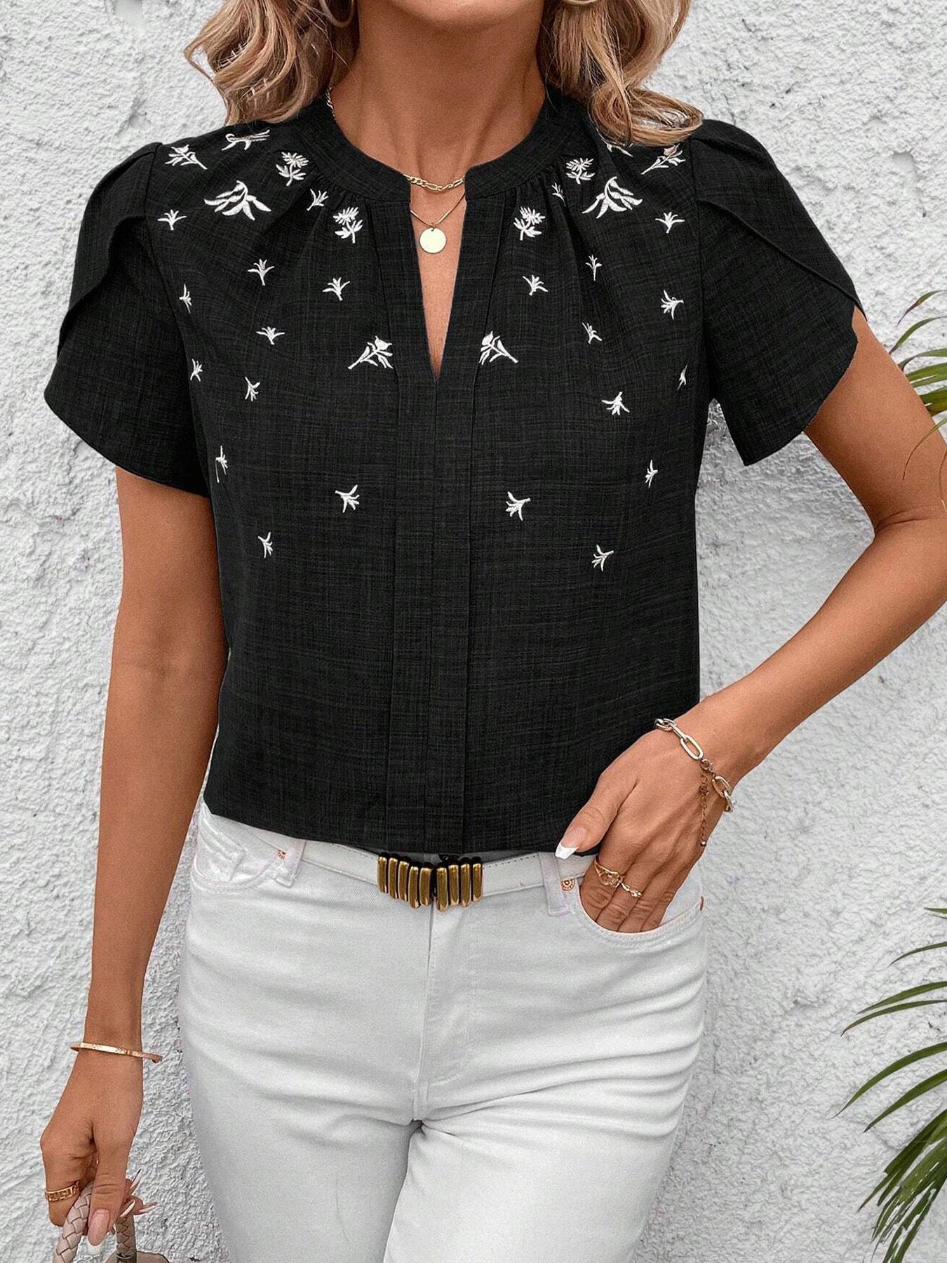 A women's solid color printed half-open collar short-sleeved shoulder pleated pullover T-shirt top, suitable for summer, suitable for commuting, casual wear, home wear.