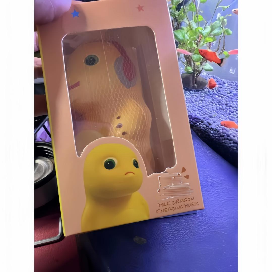 2/4PCS “I Won't Give In” / Headphone Nailong Dragon Squeeze Toy–Stress-Relief Tool, Venting Tool,Internet-Famous Cute and Funny Gift, Tilted-Head Nailong “I Won't Give In” Squeeze Toy – Slow-Rebound Stress-Relief and Venting Tool,Stress-Relief Plush