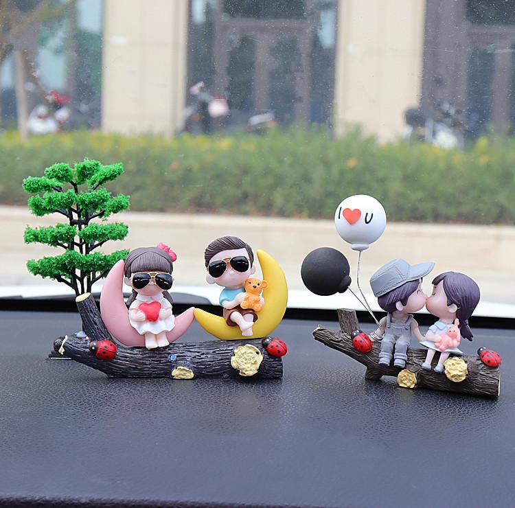 Cute Tree Branch Couple Car Ornament, Center Console Decor with Confession Balloons