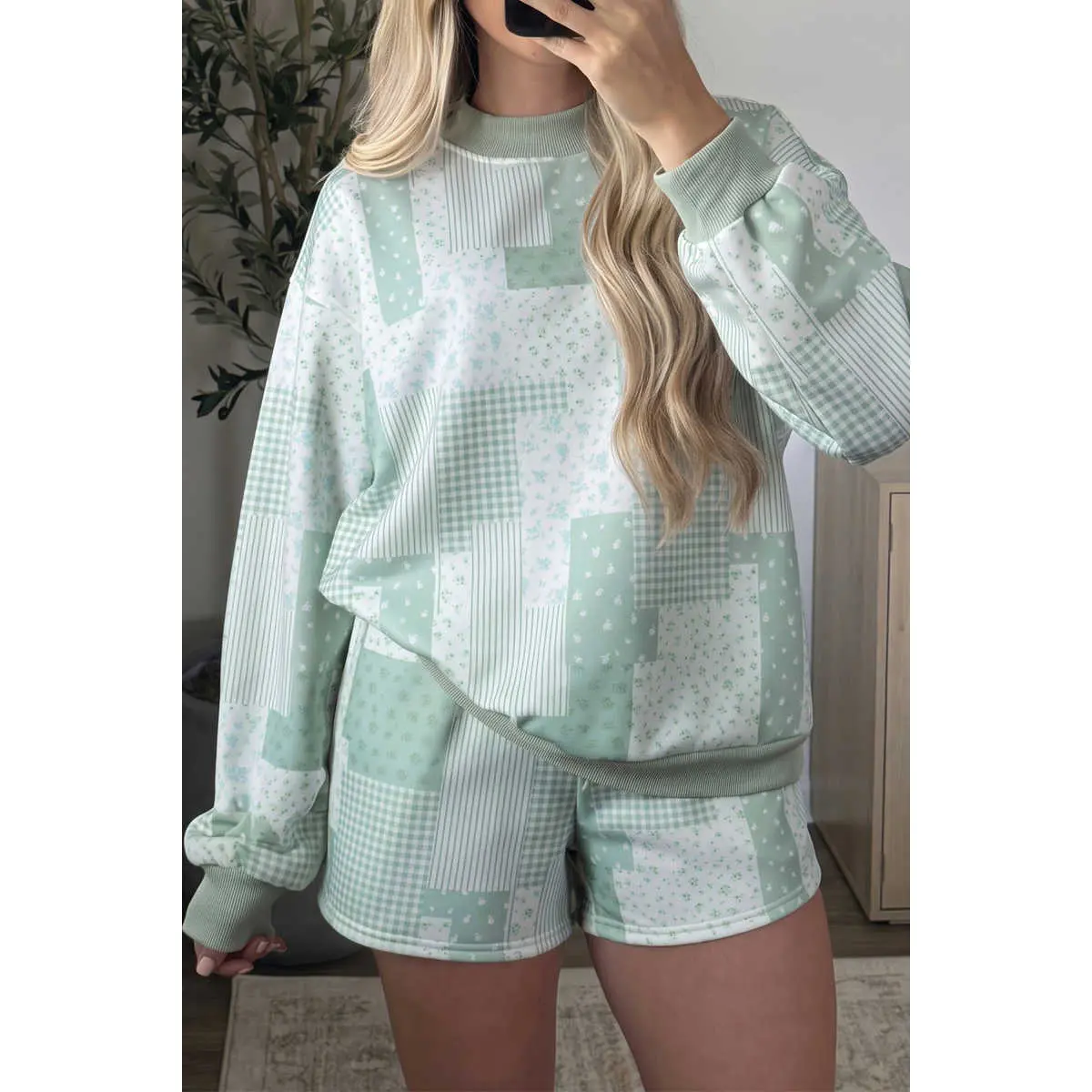 Green Patchwork Floral Print Drop Shoulder Baggy Pullover Drawstring Shorts Set