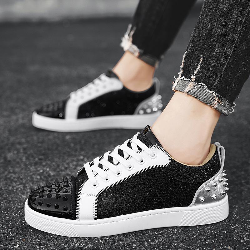 Trendy Casual Sneakers for Men, Versatile Bread Shoes, Unique Style, Comfortable Board Shoes, Riveted Casual Shoes, Perfect for Daily Wear