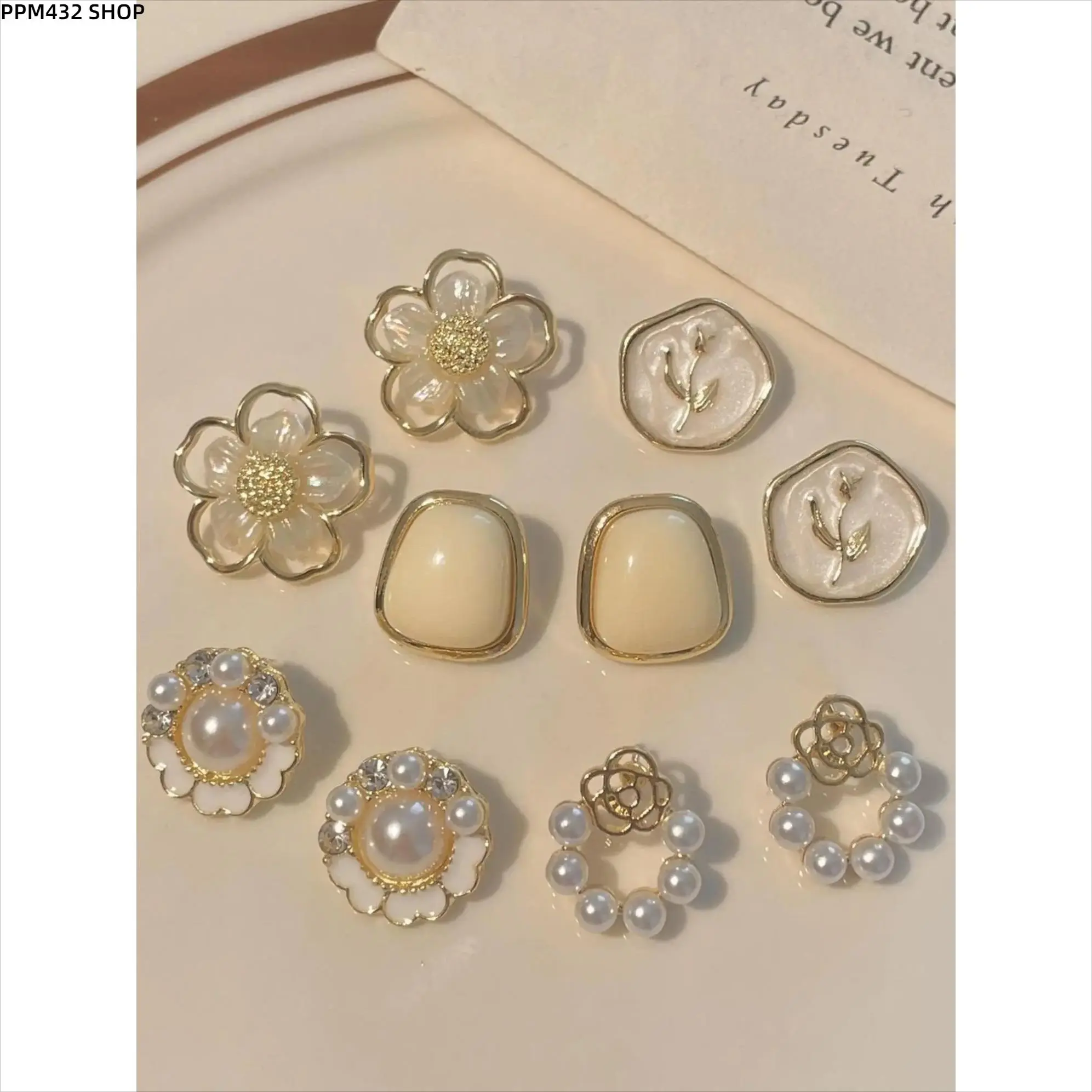 5 Pairs Pearl Flower Stud Earrings Set for Women, Elegant Floral Design Fashion Jewelry with Faux Pearl Detail, Trendy Lightweight Earrings for Daily Wear, Birthday Gifts and Special Occasion Styling