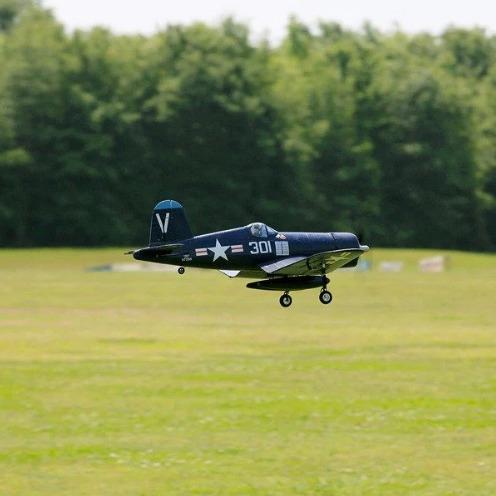 FMS 800mm F4U Corsair V2 PNP/RTF（RTF = plane, remote, battery, battery charger，PNP = plane only） Durable