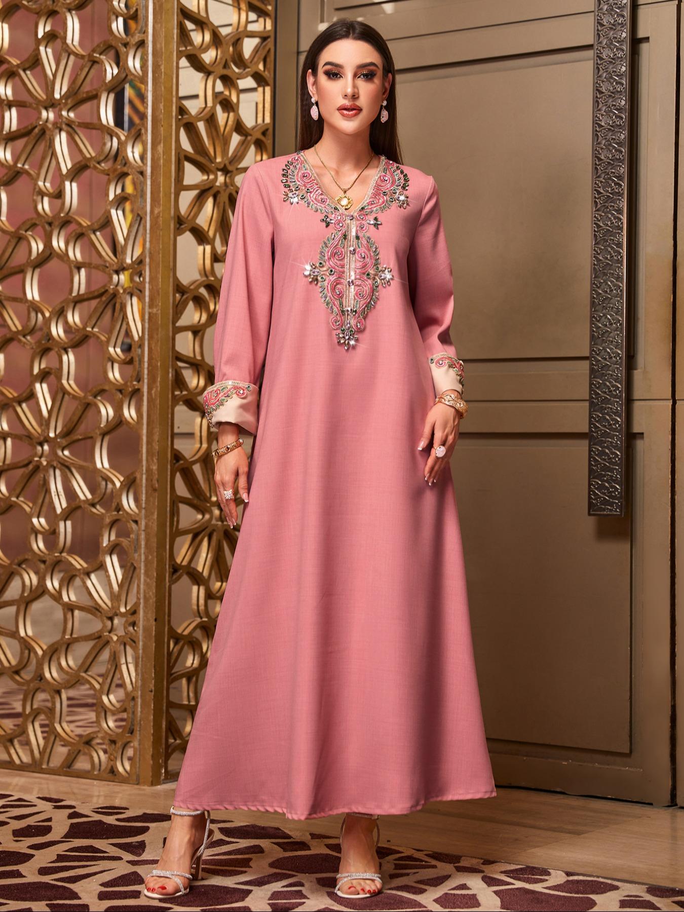 Elegant Embroidered Evening Gown Formal Wear, Elegant Party Dress, Classy Modest Dresses, V-Neck Long Fitted Dress with Handmade Rhinestone Collar & Floral Embroidery, Perfect for Banquets, Formal Elegant Fashion, Womenswear