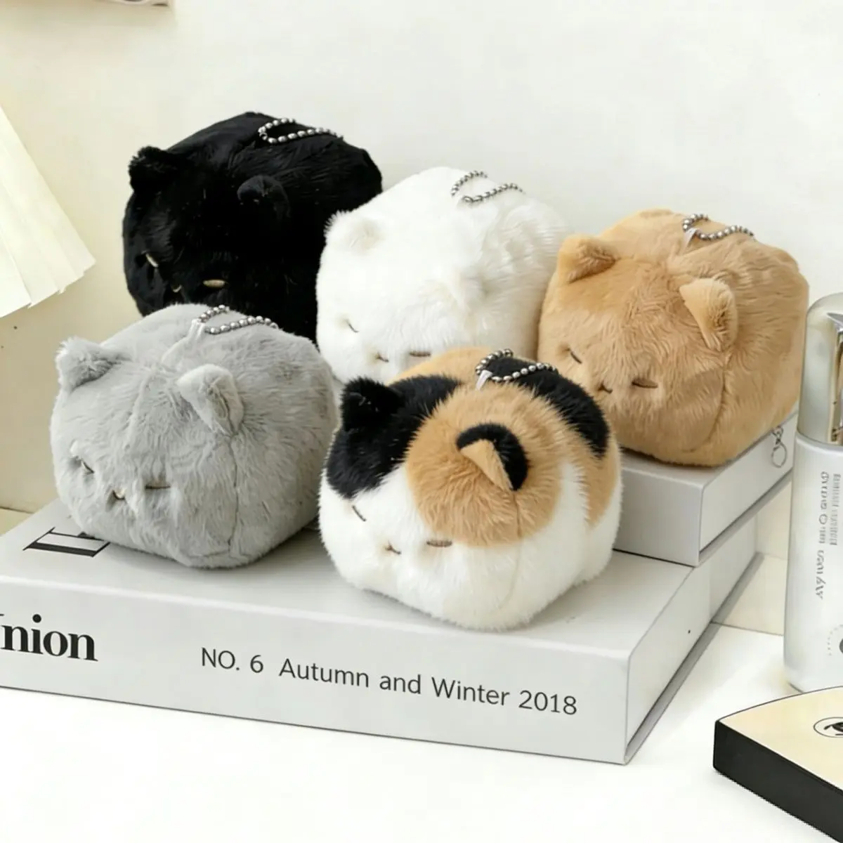 Cat Plush Keychain, Cute Soft Animal Bag Charm with Key Ring, Kawaii Cartoon Cat Accessory for Purse, Backpack & Keys, Lightweight Plush Decor Gift for Kids, Teens & Cat Lovers