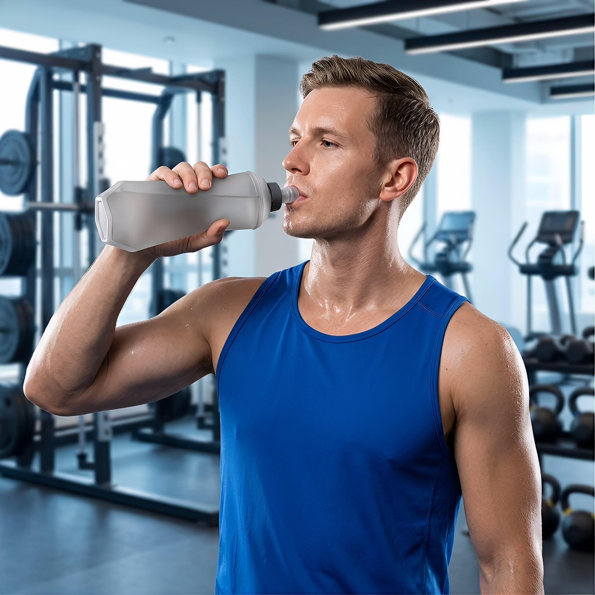 Eco-friendly, non-toxic, foldable soft water bottle for outdoor cycling and running, silicone rotating TPU squeeze-type portable sports water bottle