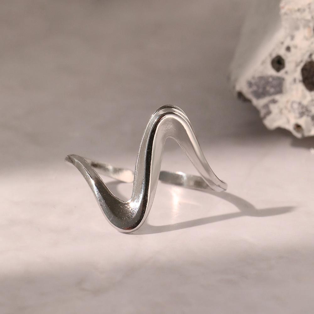 Fashionable stainless steel trendy lines ring - simple style, small and exquisite, with adjustable opening, irregular design ring