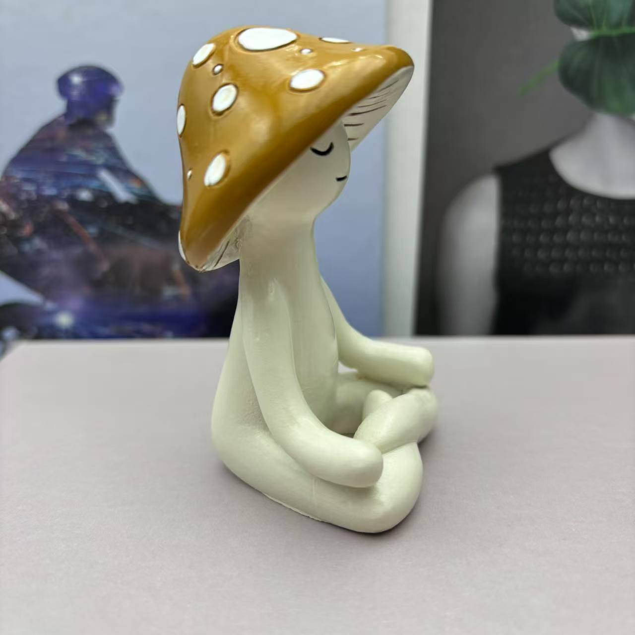 Cute Meditation Yoga Mushroom Desktop Decor, Desktop Statue, Resin Craft Gift for Home Living Room Garden Patio Decoration, Unique Tabletop Ornament, Home Decor Ornaments, Decorative Statues, Resin Figurine Statue