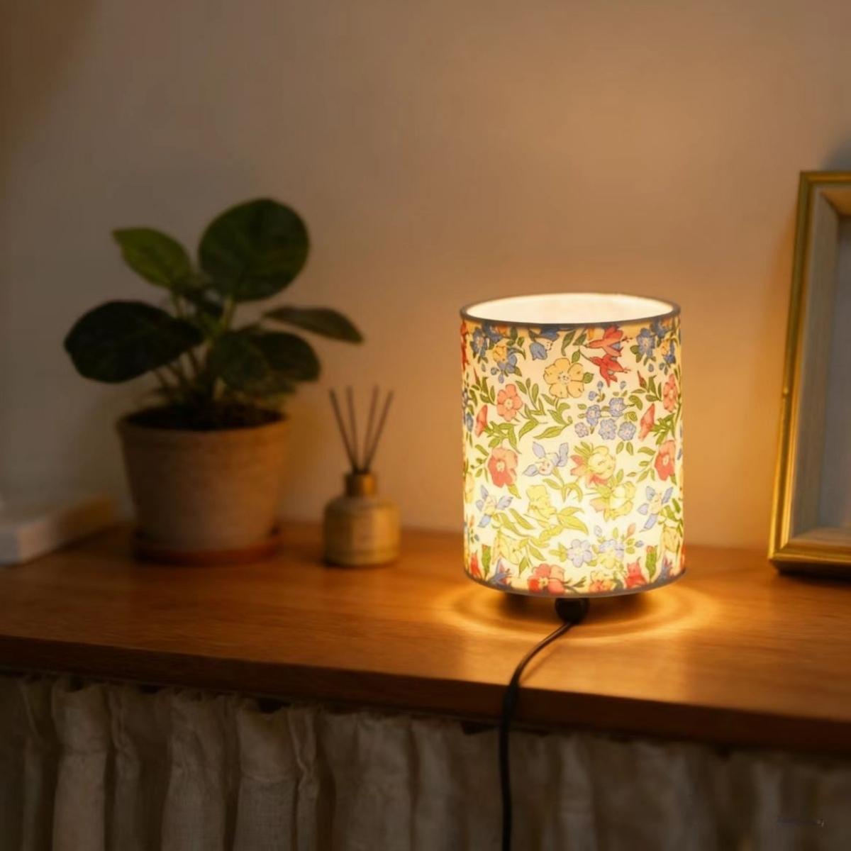 Small Bedside Lamp, Bohemian Style Living Room Table Lamp, USB Powered Night Light, Linen & Floral Cloth Shade, Metal Base, Kids' Room Decor