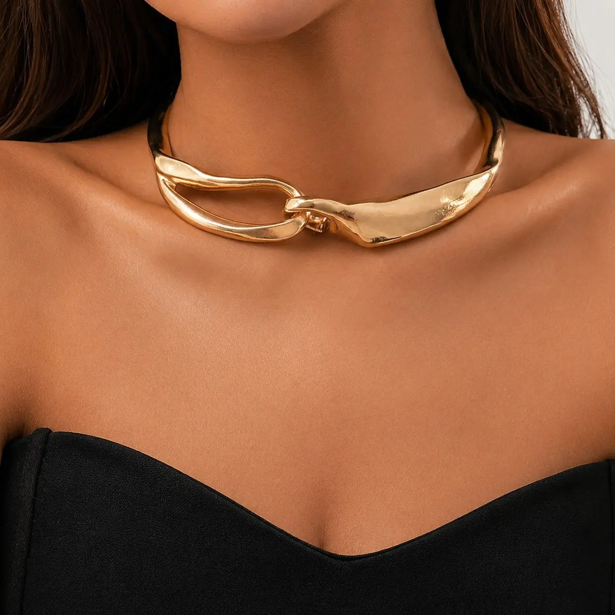 Women’s Sculptural Metal Choker Necklace - Bold Cyberpunk Statement Collar, Gold-Silver Costume Fashion Jewelry Accessory