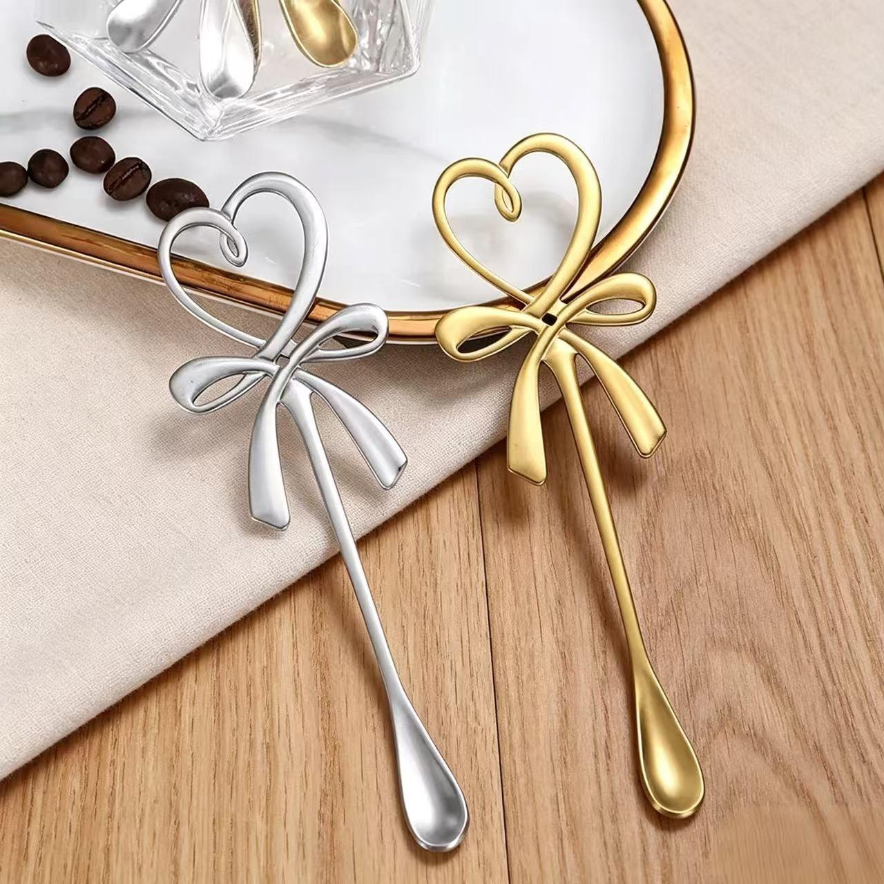 5-Piece Heart Butterfly Cup Spoon Set, Stainless Steel Coffee Stirrer, Sweet Dessert Spoon, Silver Color Dinner Spoon for Parties