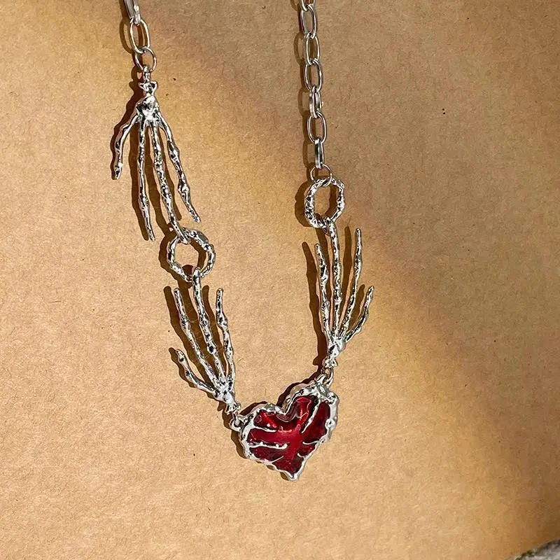 Personality Punk Heart Pendant Necklace Women Fashion Hip Hop Skeleton Hand Chain Choker Jewelry Accessories Gifts Wholesale