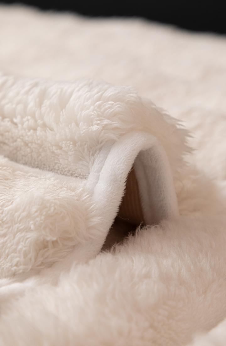 Plush Striped Sofa Cover, 1 Count Non-Slip All-Season Eco-Friendly Sofa Cushion Cover, Pet-Friendly Sofa Slipcover for Living Room and Bedroom Decor