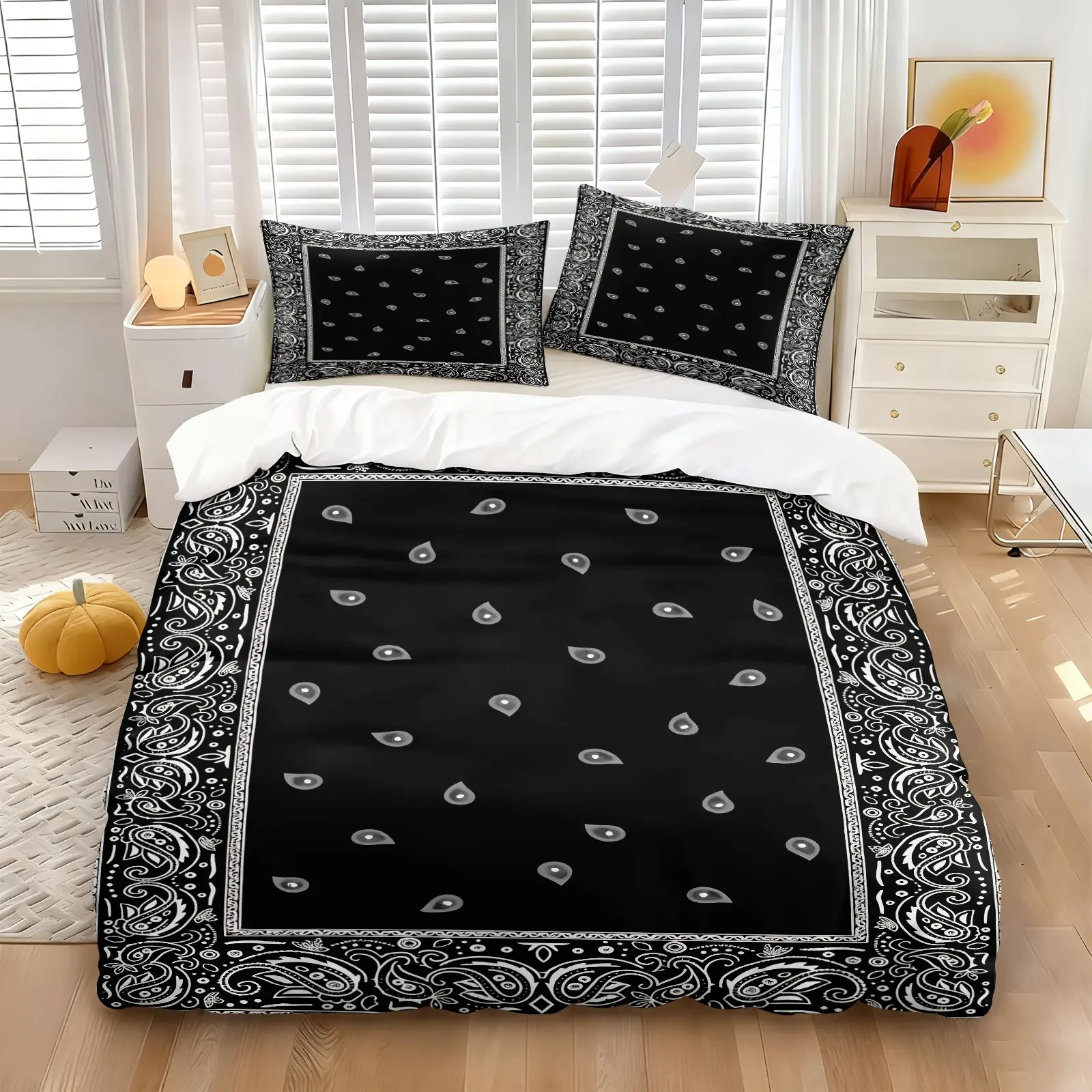 3PCS Navy Blue Bandana Paisley Duvet Cover Set (1 Duvet Cover + 1-2 Pillowcases), Classic White Border Paisley Print, Skin-Friendly Soft Comfy All Seasons Summer Bedding Set, Perfect for Streetwear Bedroom & Hip Hop Style Lovers