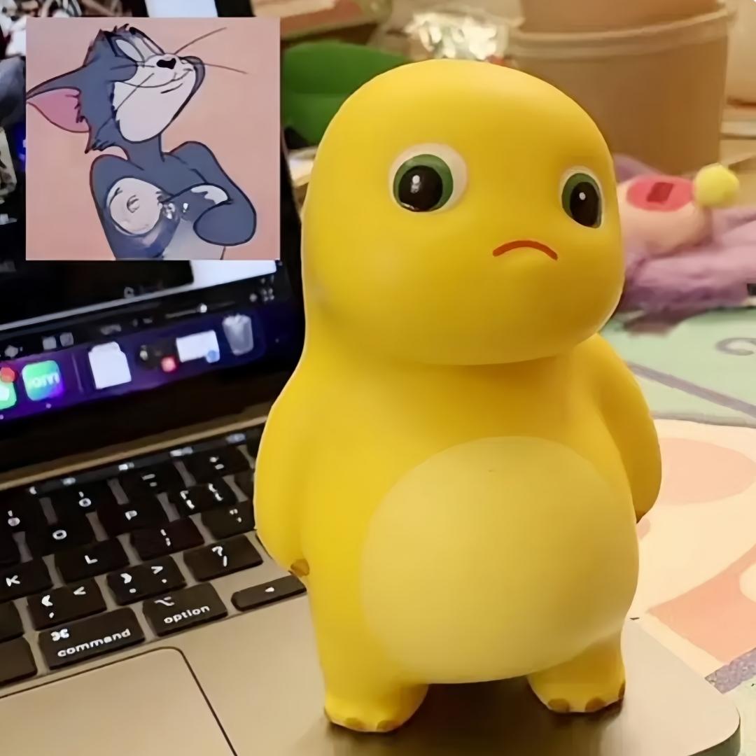 2/4PCS “I Won't Give In” / Headphone Nailong Dragon Squeeze Toy–Stress-Relief Tool, Venting Tool,Internet-Famous Cute and Funny Gift, Tilted-Head Nailong “I Won't Give In” Squeeze Toy – Slow-Rebound Stress-Relief and Venting Tool,Stress-Relief Plush