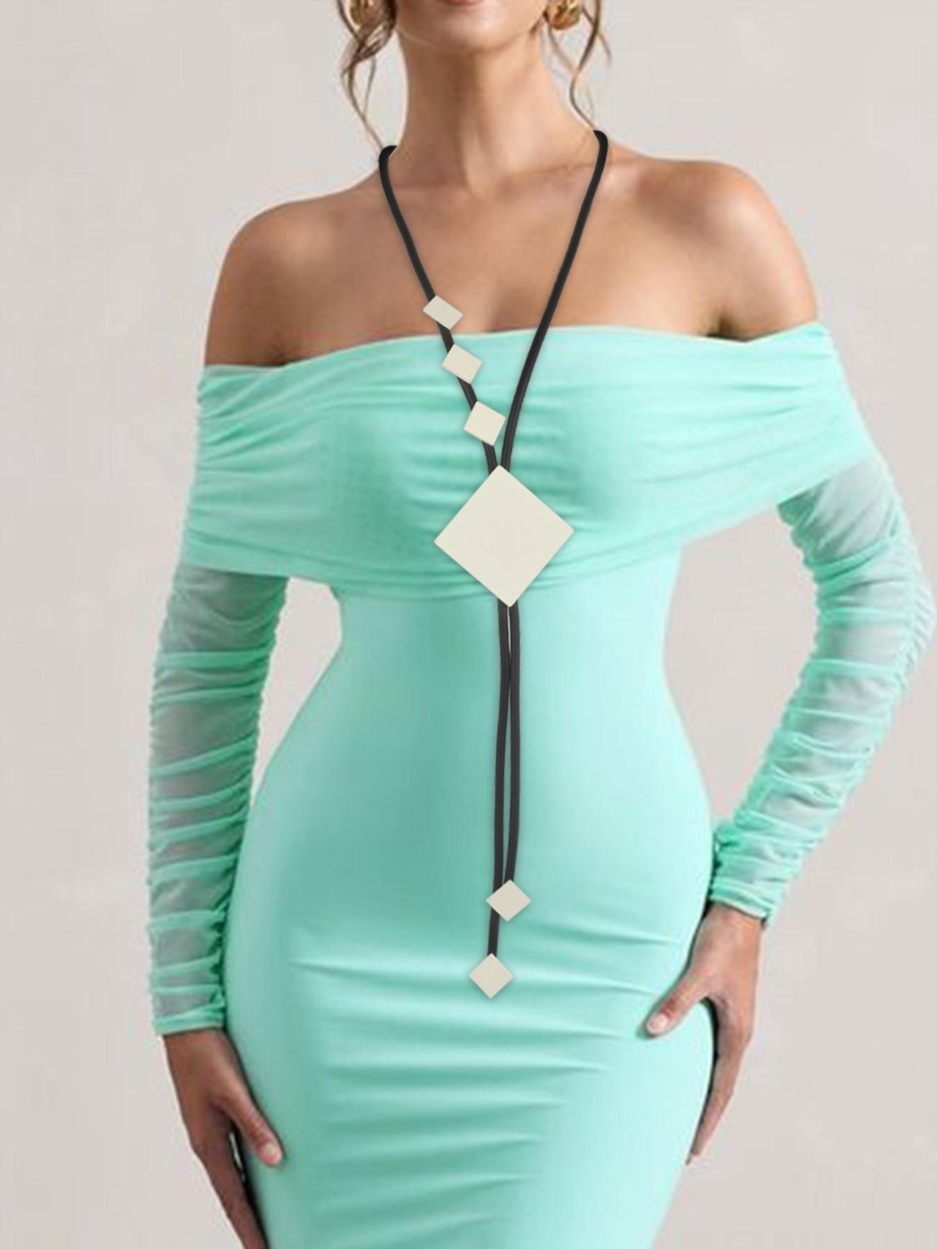 Elegant Square Pendant Necklace for Women, Simple & Chic Jewelry, Perfect for Daily Wear, Office Style, Street Fashion Accessory