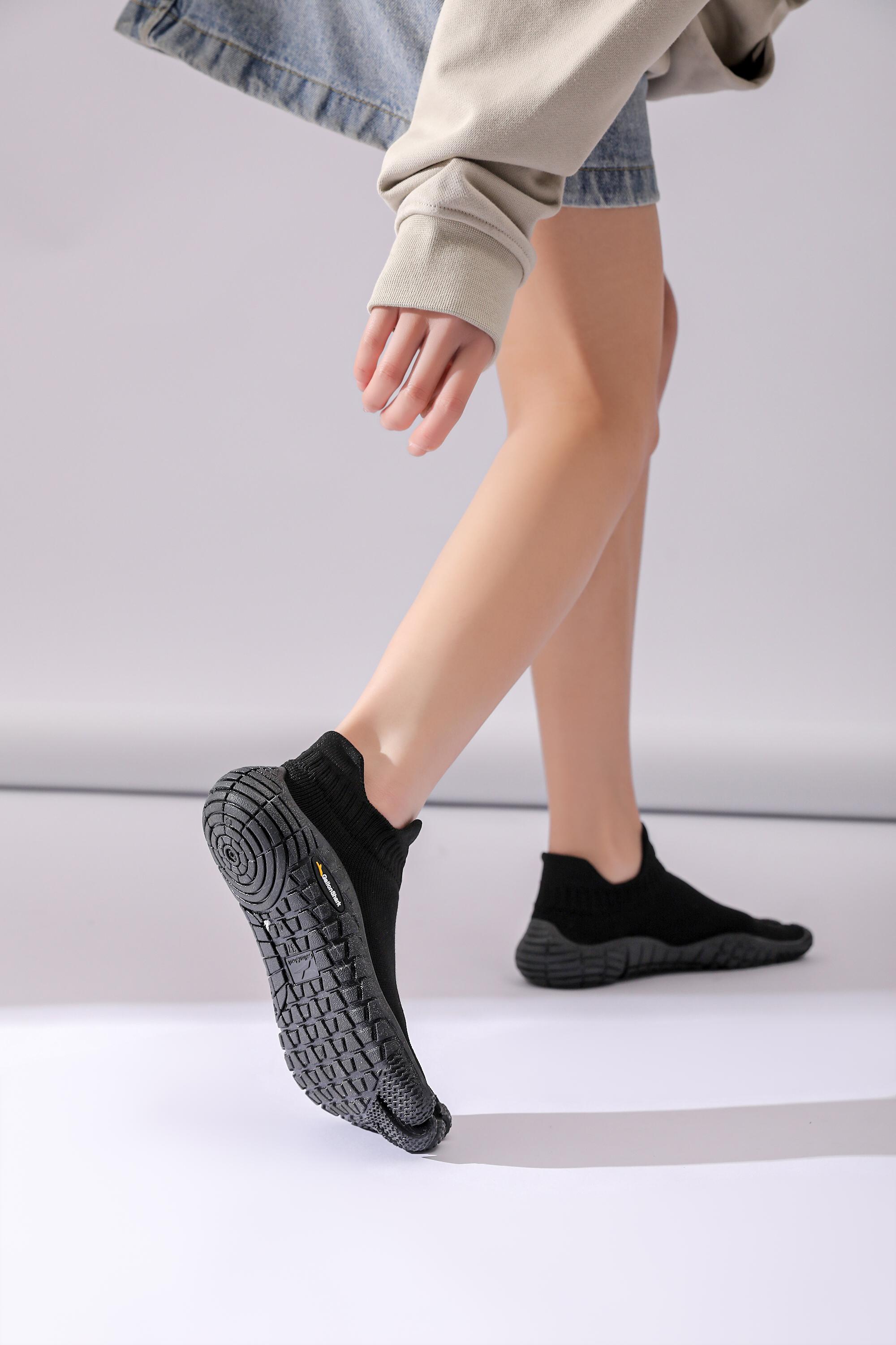 GallonShark Barefoot Magic Claw Five Finger Shoes Home Essentials Sock Shoes Multi-Purpose & Ultra-Portable Water Footwear Beach shoes GallonShark Barefoot Magic Claw Five Finger Shoes Home Essentials Sock Shoes Multi-Purpose & Ultra-Portable Water Footwear Beach shoes