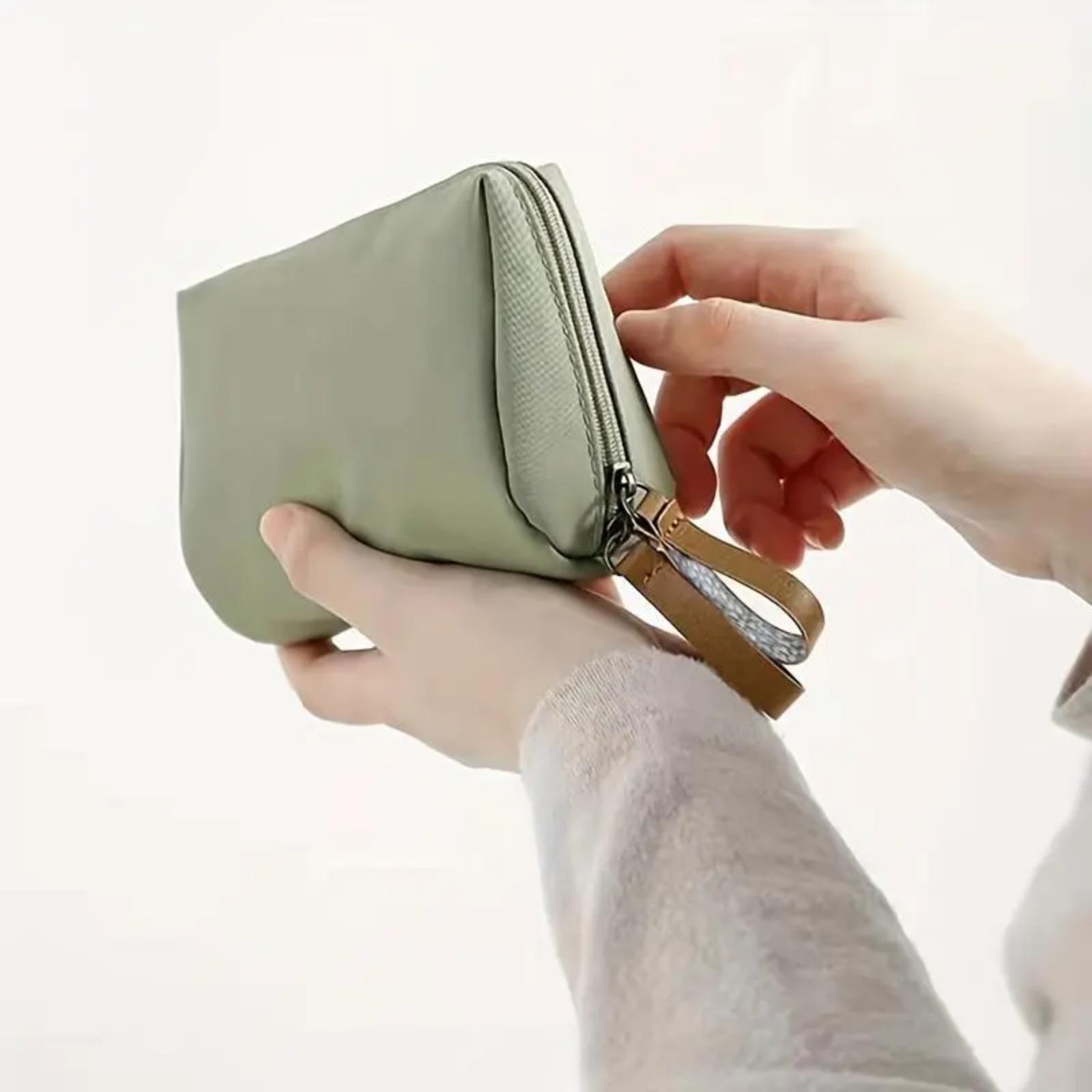 Mini Makeup Bag, Small Cosmetic Pouch, Portable Travel Makeup Organizer, Compact Lipstick Storage Bag, Lightweight Zipper Pouch for Purse & Daily Carry, Beauty Essentials, Vacation & Travel