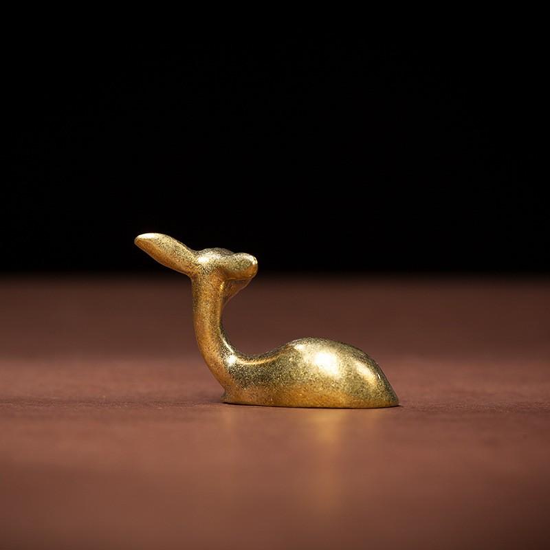 Brass New Christmas Deer Desktop Ornament, Metal Decoration 3D Statue, Reindeer Figurine, Festive Holiday Decor, Elegant Desk Accessory