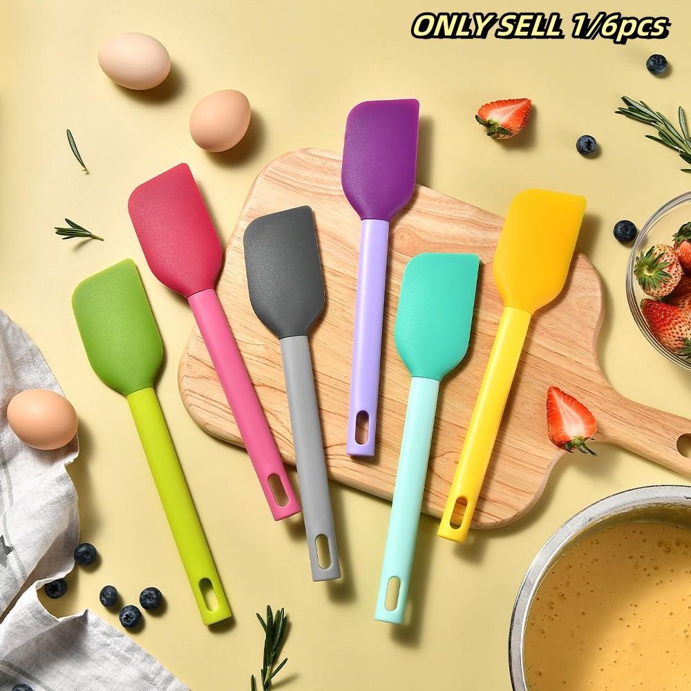 1 color-matching integrated silicone spatula, multi-color silicone spatula, durable kitchen tool, flexible kitchen spatula suitable for baking, cooking, sc bowls, decoration, heat resistance and easy cleaning, etc. Various colors optional