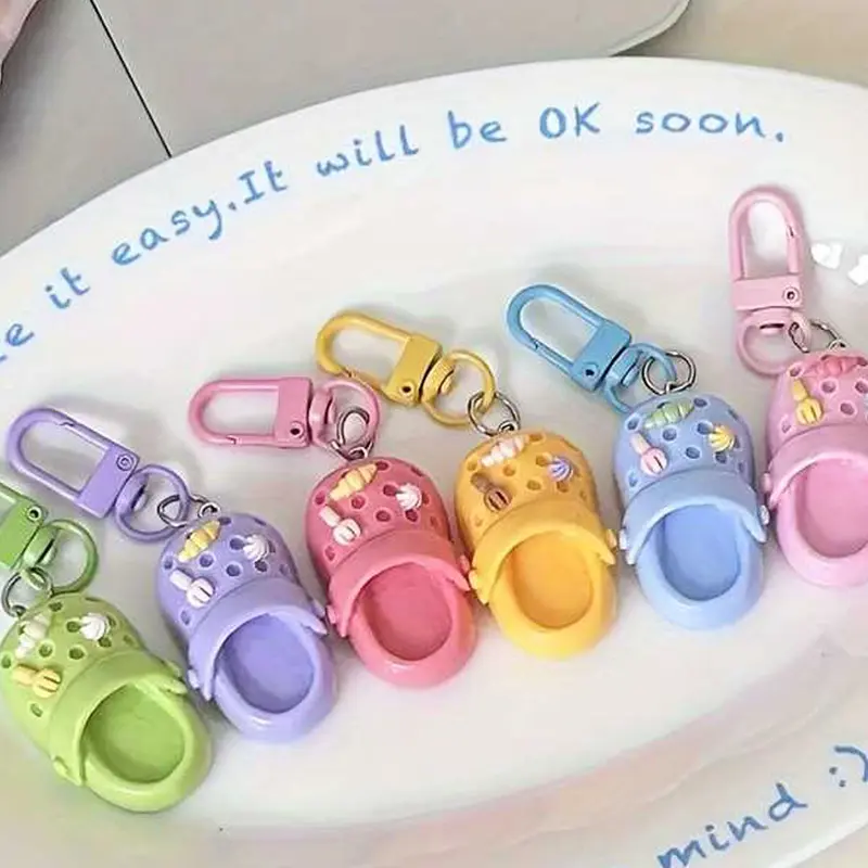 6/12 Pcs Cute Holey Shoe Keychain Set, Creative Resin Slide Buckle, Perfect Gift for Couples and Friends, Hangs on Bags and Backpacks, Cute Keychains