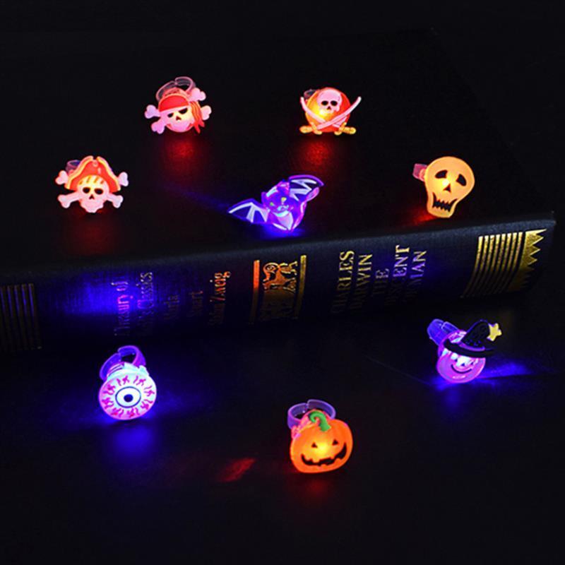 50Pcs+2pcs Christmas Light Up Rings Party Favors Luminous Flash Finger LED Ring Blinking Jelly Rubber Ring for Kids Adults Christmas Gifts Plastic Spooky