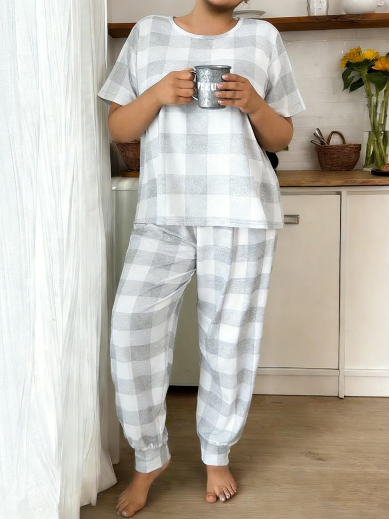 Comfortable Plus Size Pajama Set, Plaid Print Short Sleeve Top and Jogger Pants, Soft and Cozy 2-Piece Lounge Wear for Women
