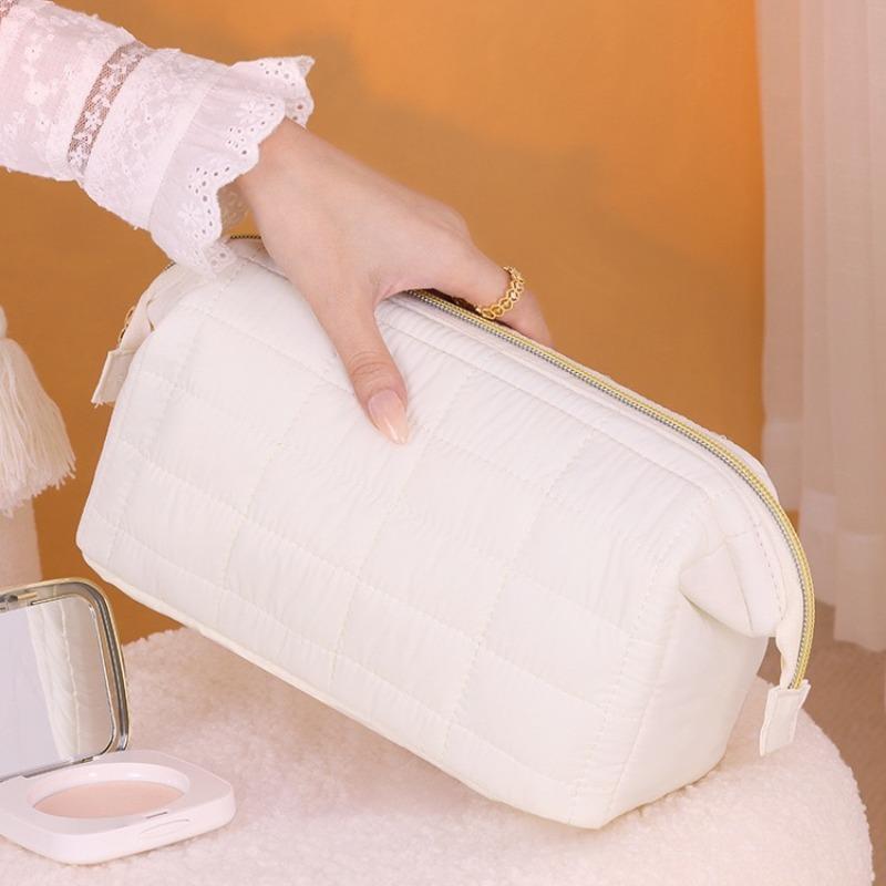 Portable Makeup Bag, Lightweight Polyester Cosmetic Organizer, Ideal for Home, Outings, Parties, Perfect Gift for Halloween, Christmas, Birthday