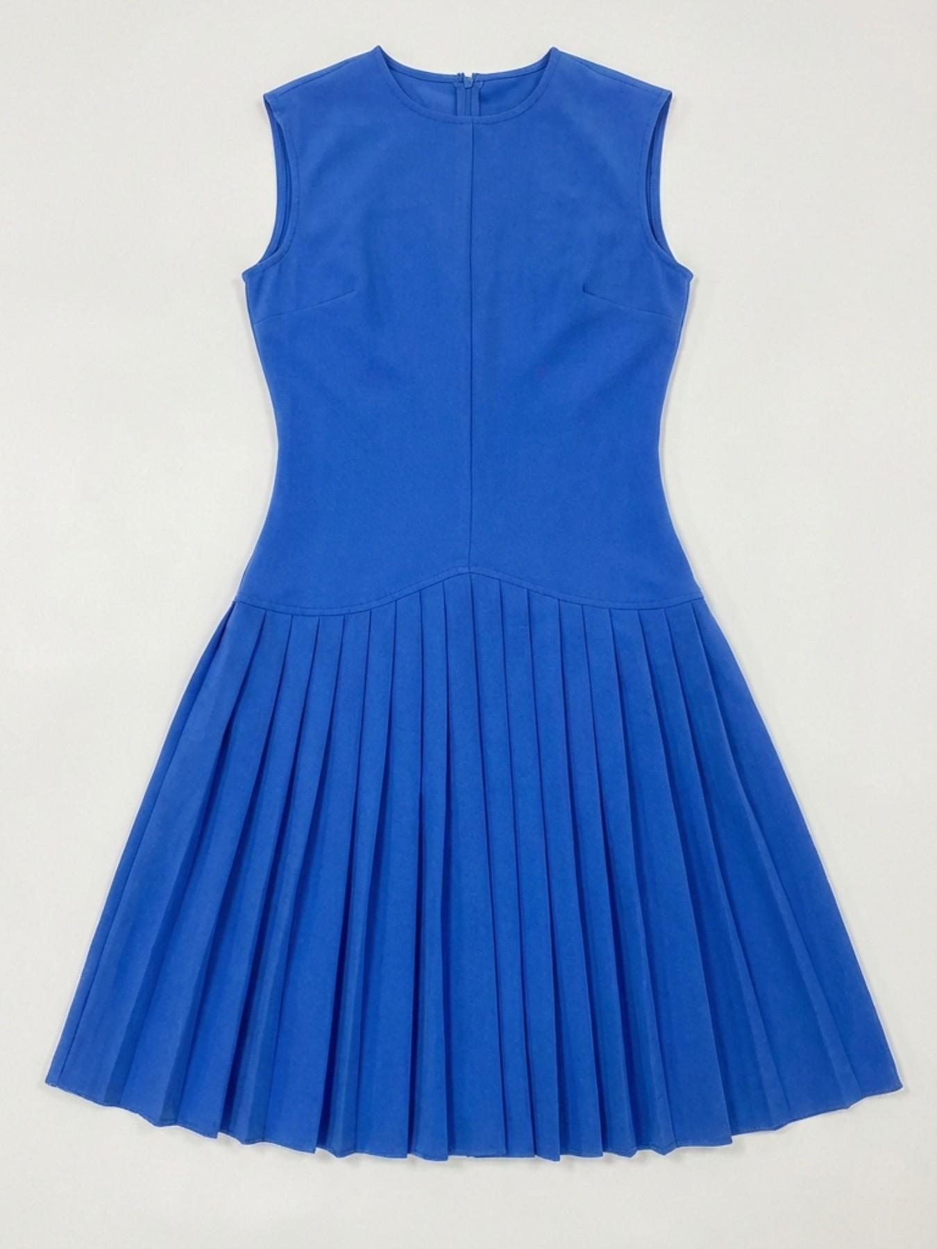 Loose Sleeveless Pleated Solid Color Round Neck Mid-Length Dress, Casual Fashion for Women, Elegance, Comfortable and Stylish